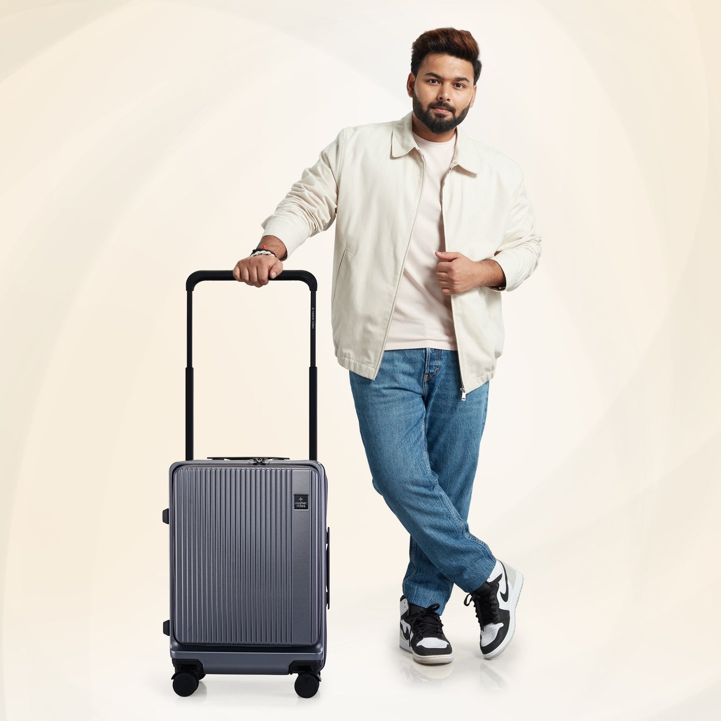Nasher Miles Silicon Valley Hard-Sided Polycarbonate Cabin Wide Telescopic Handle 8 Spinner Wheels Luggage with Laptop Compartment Black 20 Inch |55Cm Trolley Bag