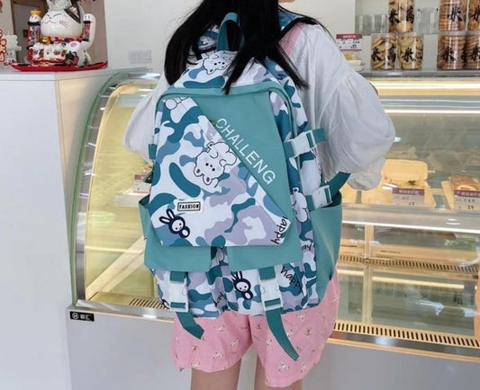 Challenging Backpack – Lightweight, Stylish & Comfortable for Daily Use