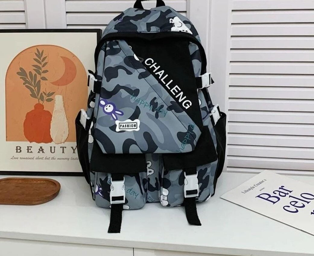 Challenging Backpack – Lightweight, Stylish & Comfortable for Daily Use