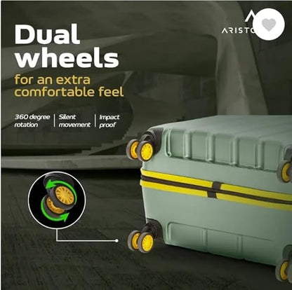 Slantz by Aristocrat – 66cm 8-Wheel Spinner Luggage with Combination Lock