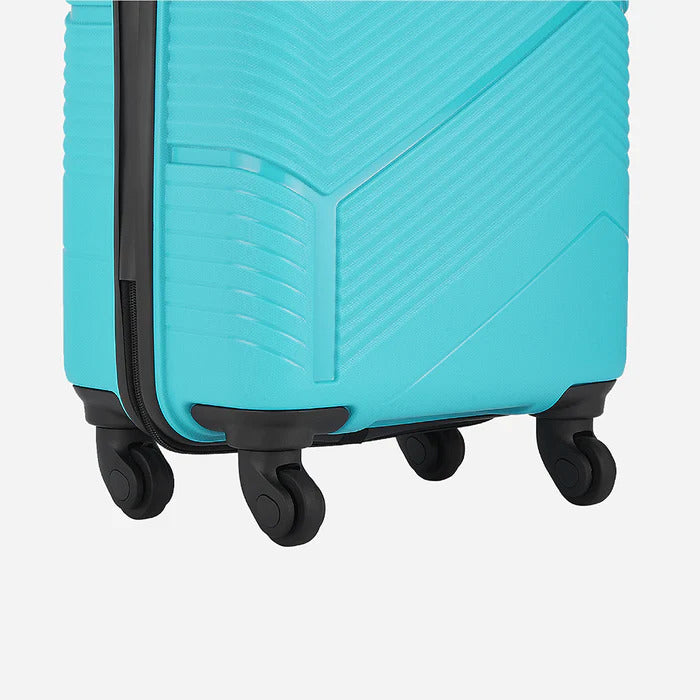 Safari Carter Hard Luggage With 4 Wheels - polypropylene