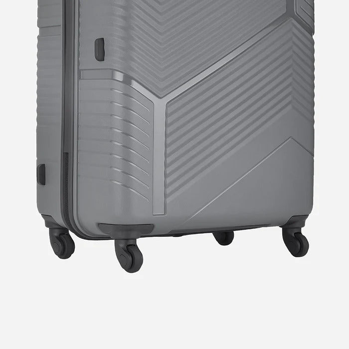 Safari Carter Hard Luggage With 4 Wheels - polypropylene